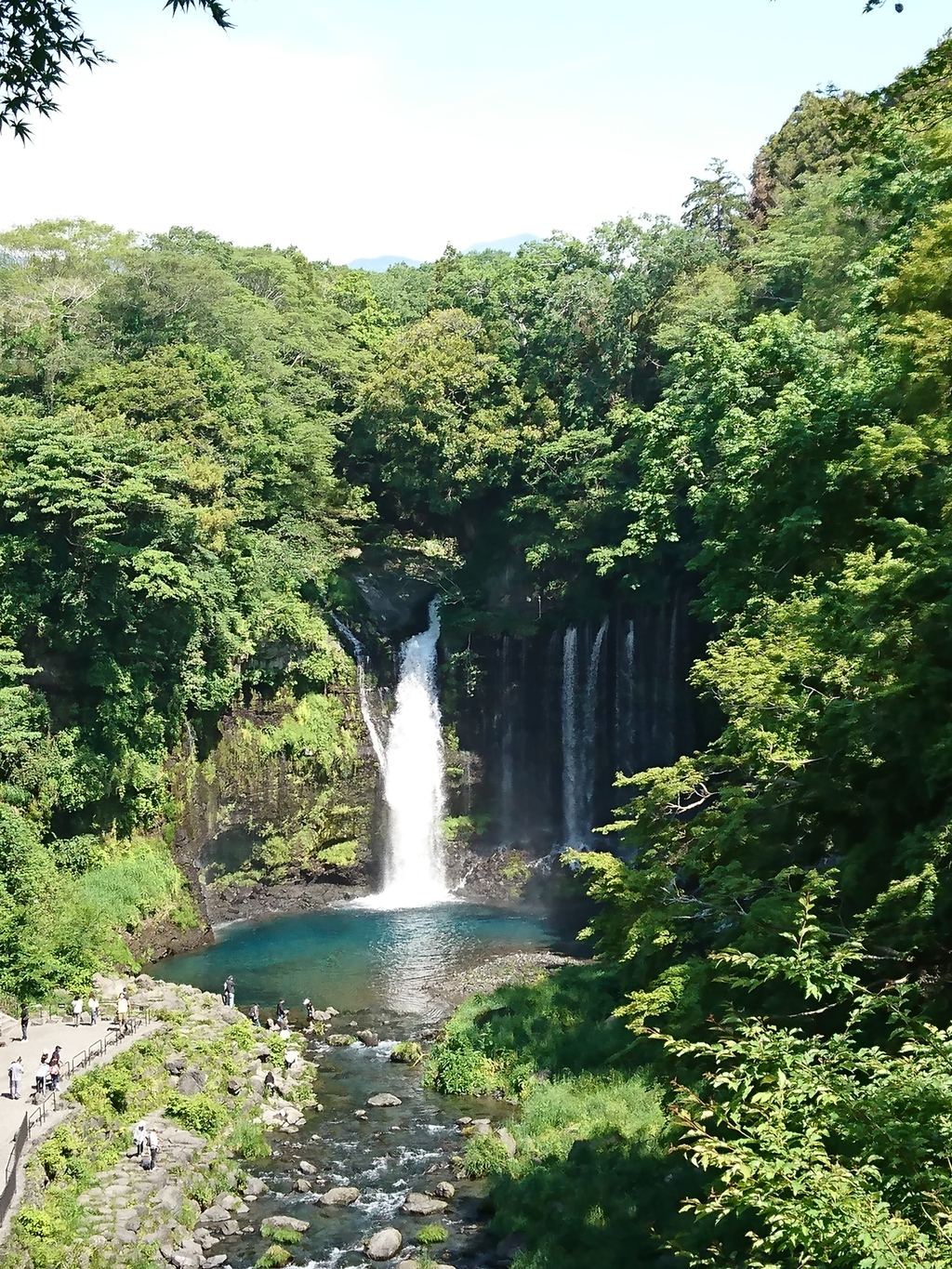白糸の滝遠景
