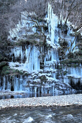 三十槌の氷柱