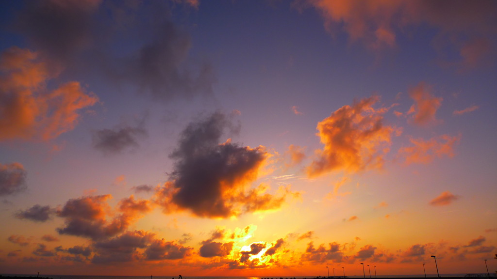 隠れた夕日