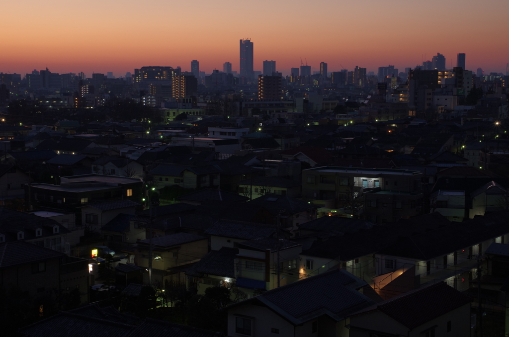 目覚める街