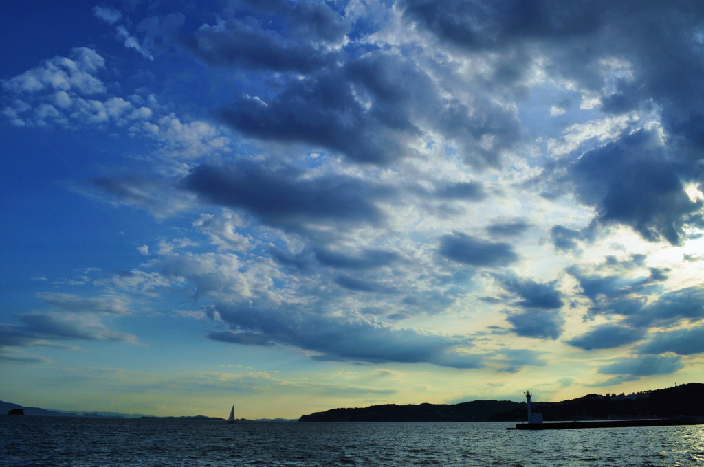 牛窓*　　夏の空