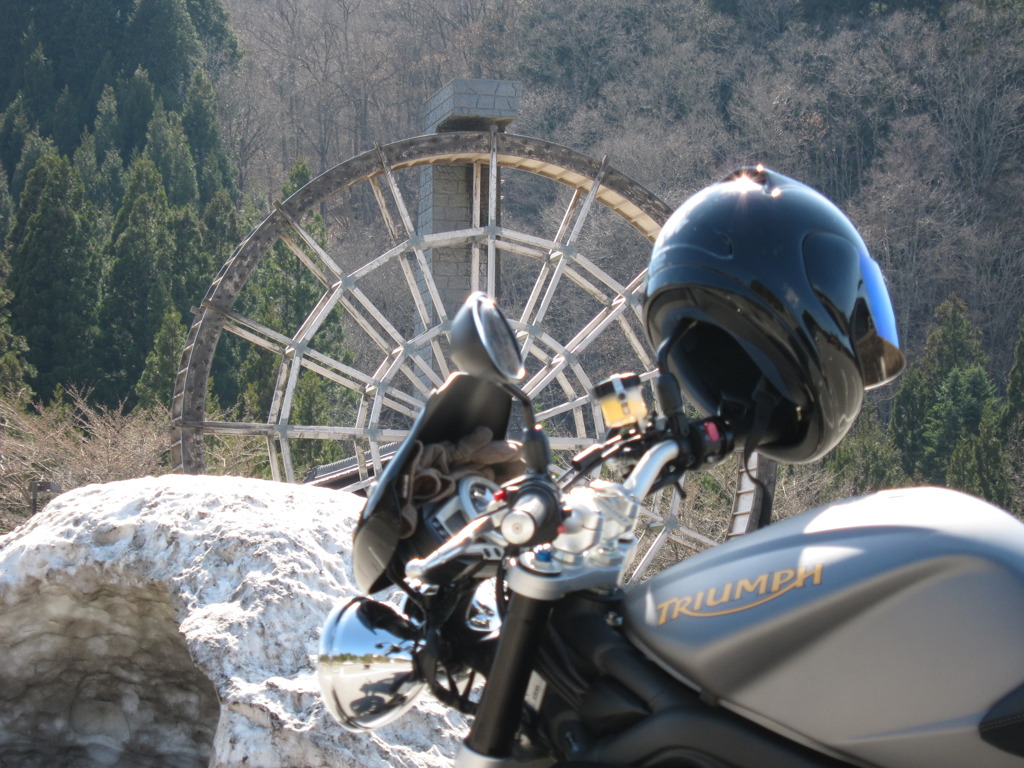 日本一の水車とかまくらと道三