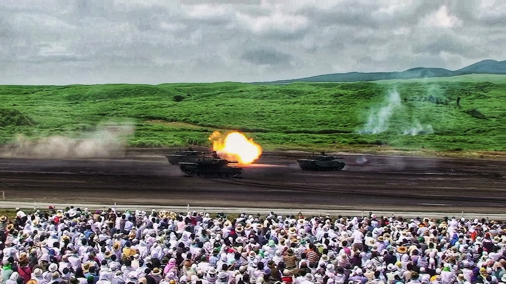 90式戦車主砲発射
