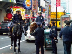 マンハッタンの騎馬警官