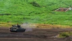 35ミリ機関砲曳光弾射撃