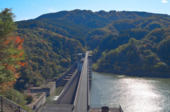 晩秋のダム