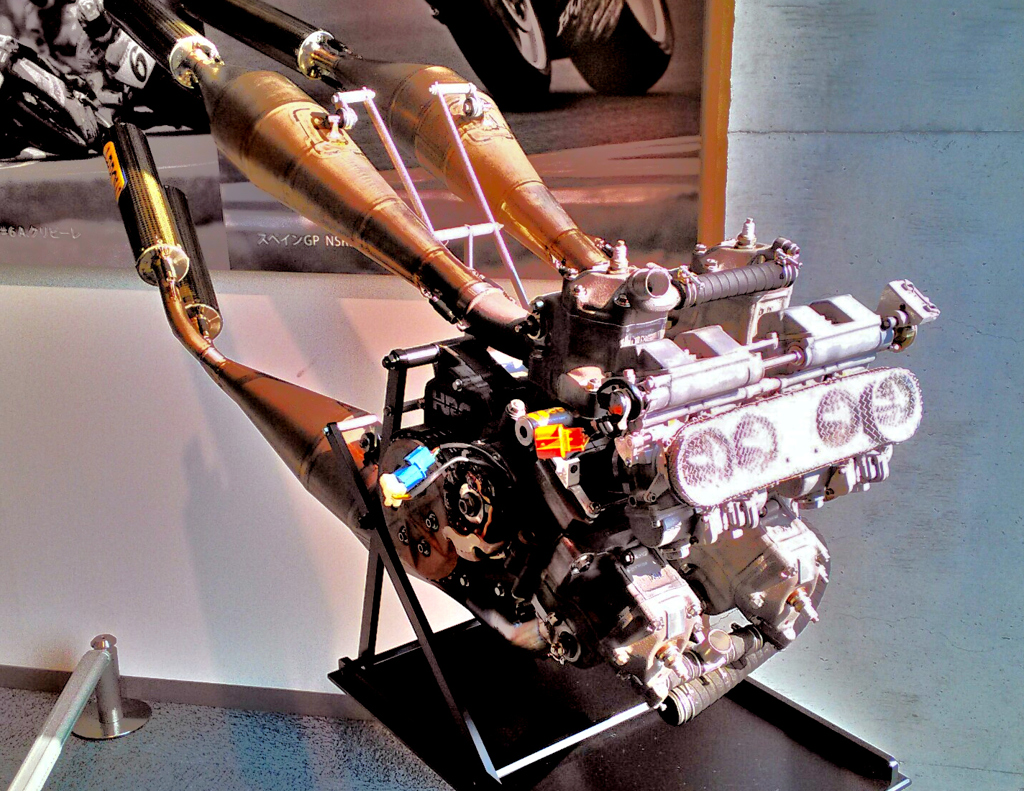 HONDA NSR500 エンジン