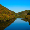 晩秋の深山湖