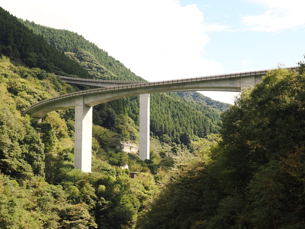 滝沢ダム　ループ橋