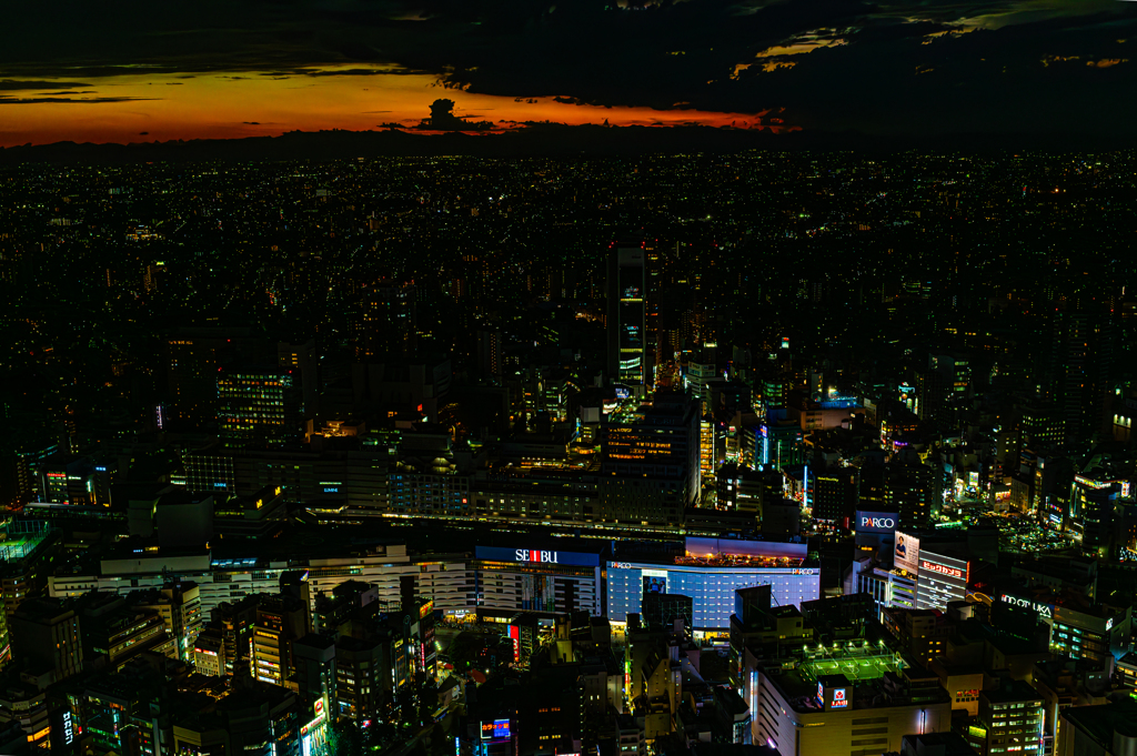 サンシャイン60展望台でみた風景05　西池袋夕焼け物語