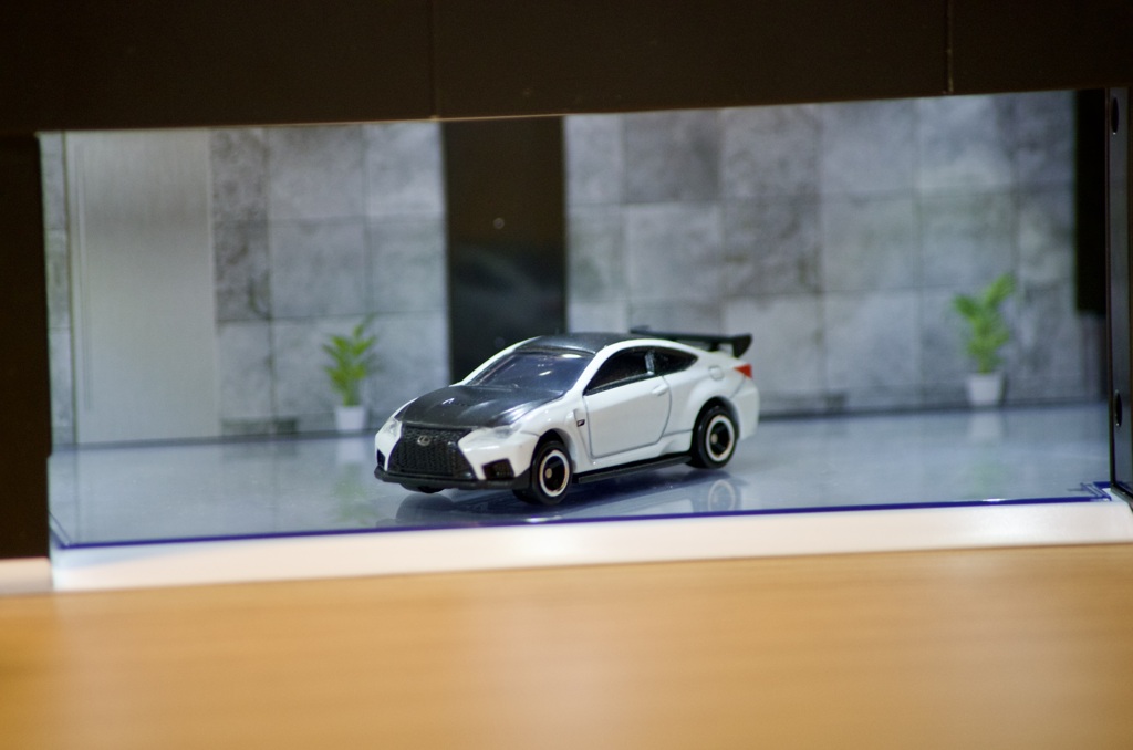 レクサス　RC F　ピンボケ