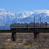 立山連峰と地鉄電車2