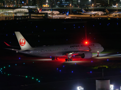 夜の羽田空港