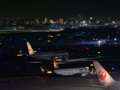夜の羽田空港