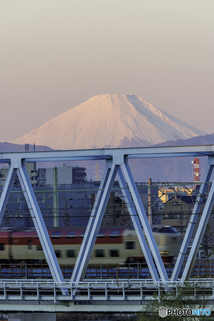 朝焼けの富士山とサンライズ