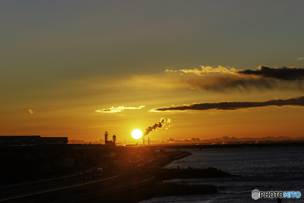 羽田空港の夜明け