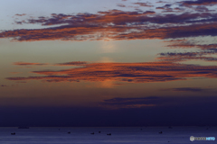 東京湾上空にサンピラー出現