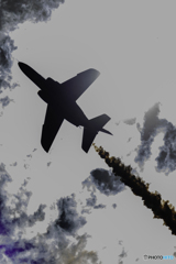 太陽を背景にして