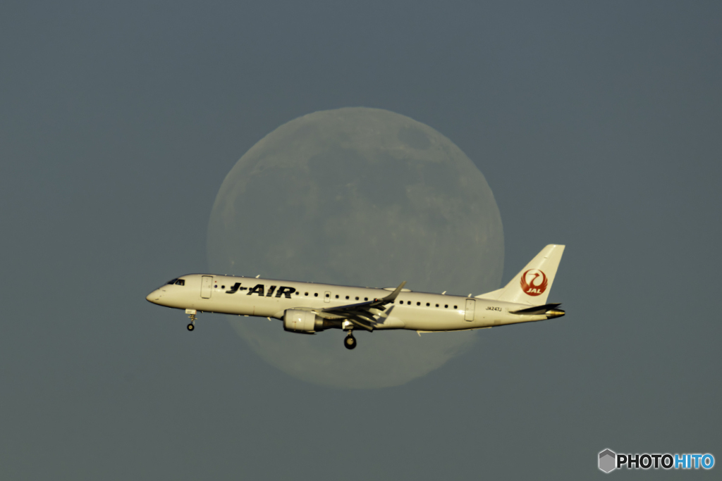 月とJ-AIR