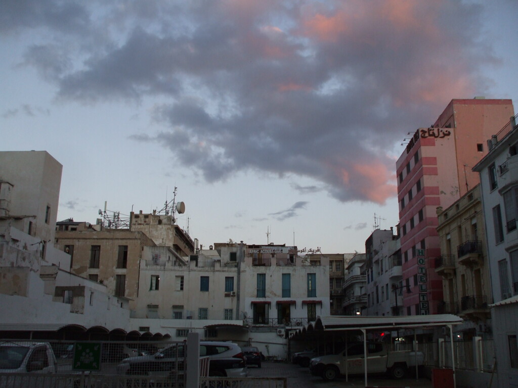 2025.11.07 チュニス夕暮れ
