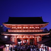 ブルーアワーの浅草寺