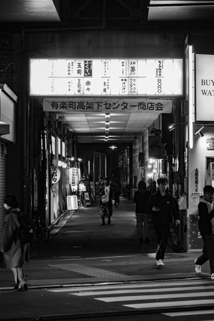 なぁ、ちょっと寄ってこーぜ？