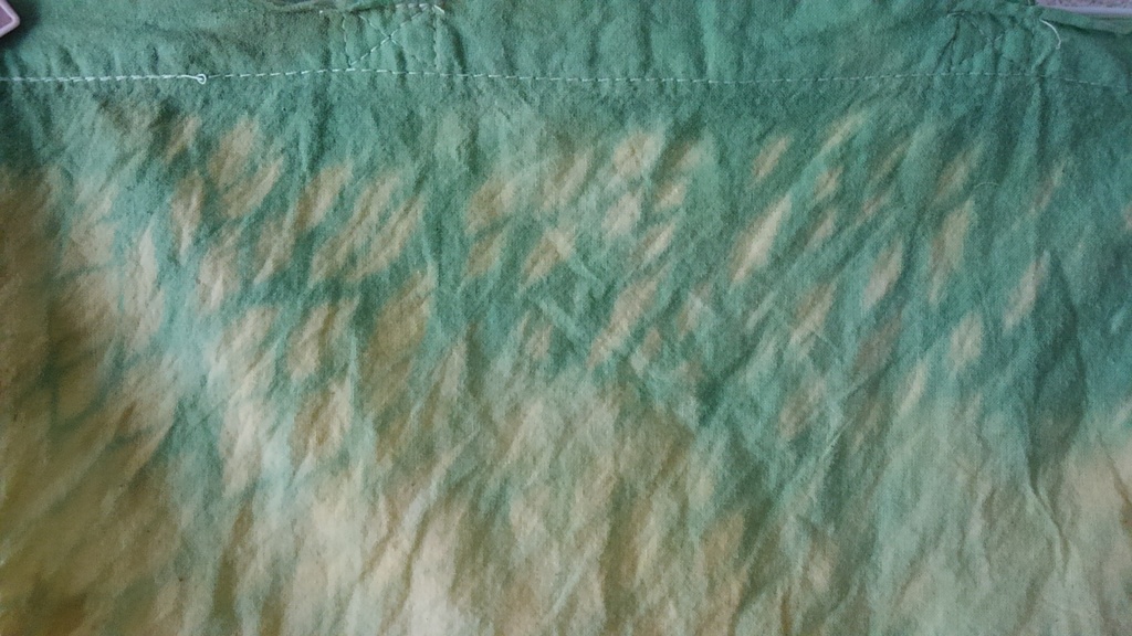 森を彷彿させる染め模様