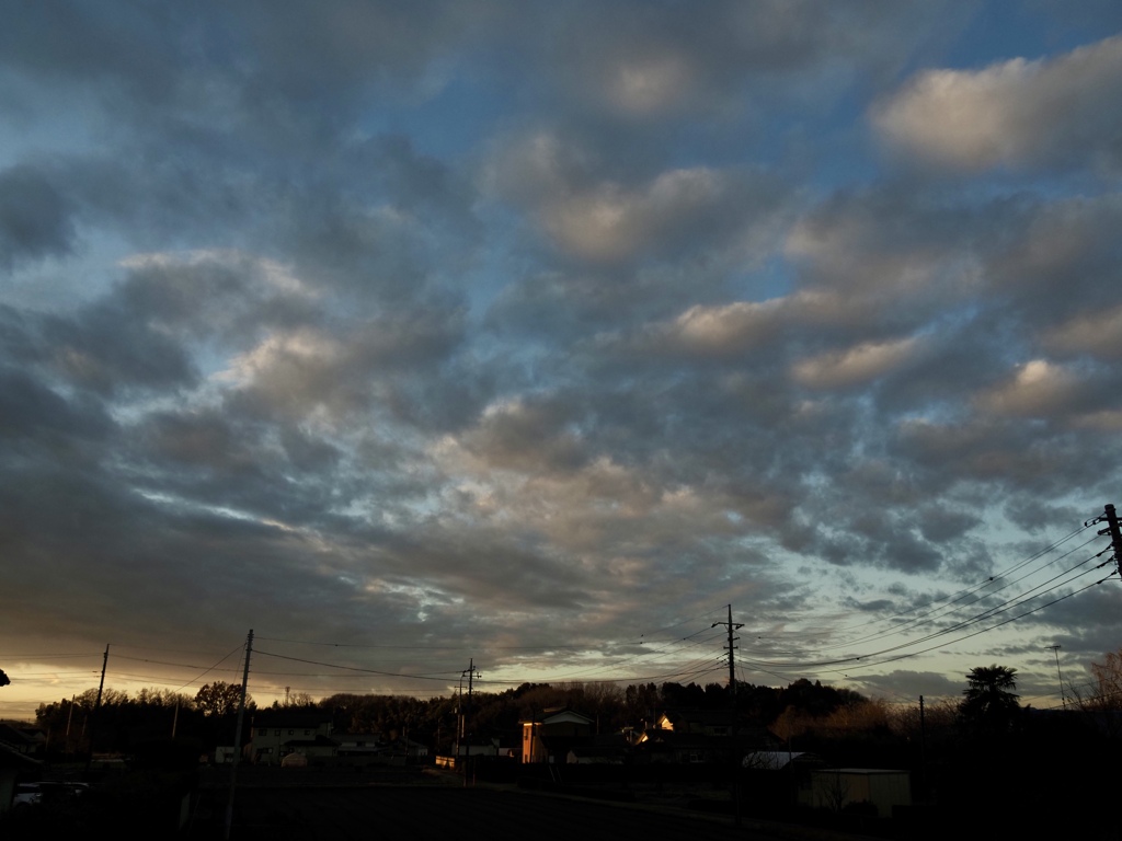 実家の空、目覚め前
