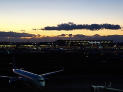 黄昏時、羽田にて