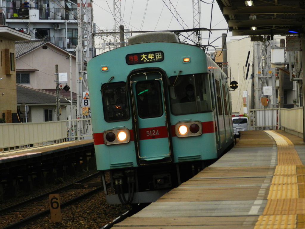 西鉄5000形特急の通過　2