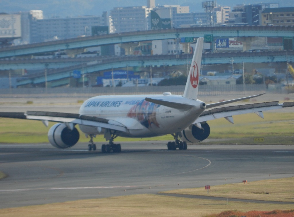 JAL A350 DREAM SHO JET　福岡空港ランディング　2