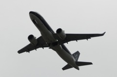 福岡空港を離陸のスターフライヤー　A320neo 