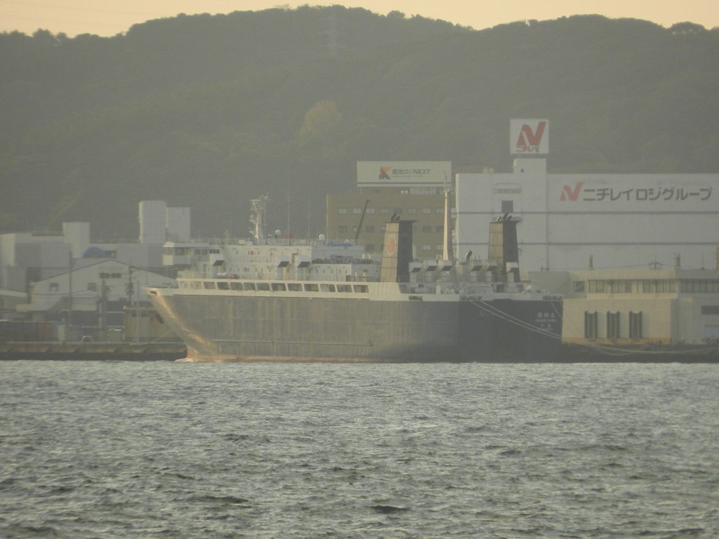 関門海峡を航行の船　7