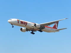 t-way B777-300ER 福岡空港ランディング