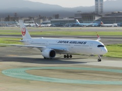 JAL  A350  JA04XJ   1