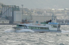 関門海峡を航行の船　1