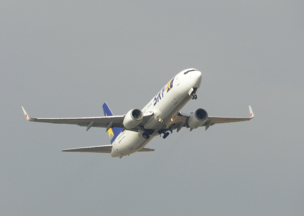 福岡空港スカイマーク離陸　1