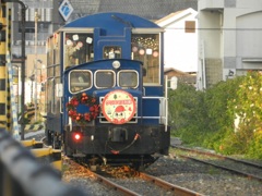 門司港を走る潮風号レトロ列車　2