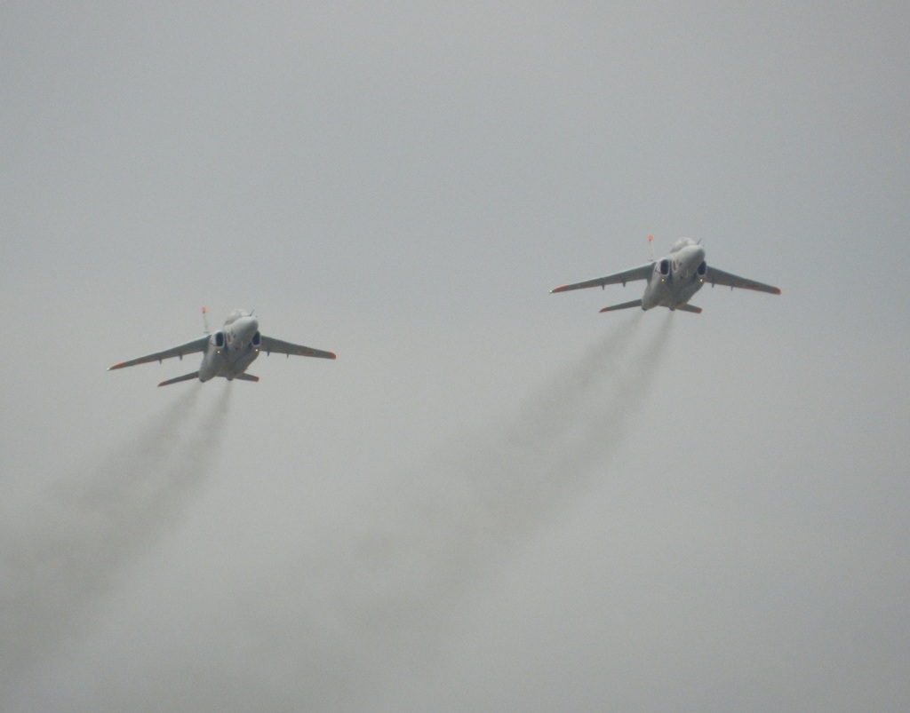 福岡空港T-4　2機同時離陸　2