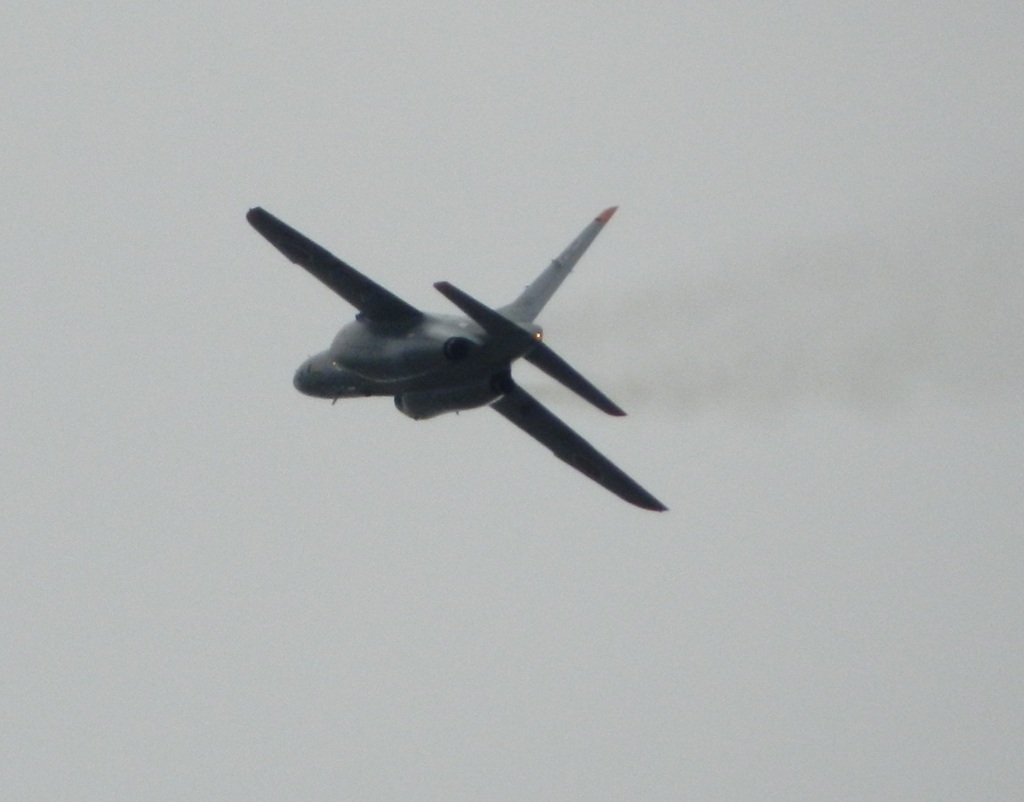 福岡空港を離陸の航空自衛隊　T-4  3