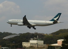 キャセイパシフィック A330-300  福岡空港ランディング