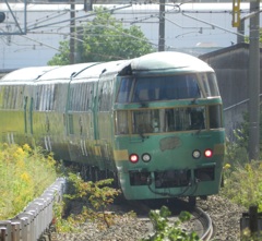 竹下駅通過のキハ71ゆふいんの森　2