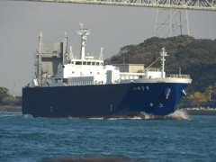 関門海峡を航行の船　2