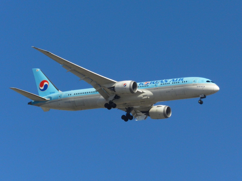 KOREAN AIR B787-9 福岡空港ランディング