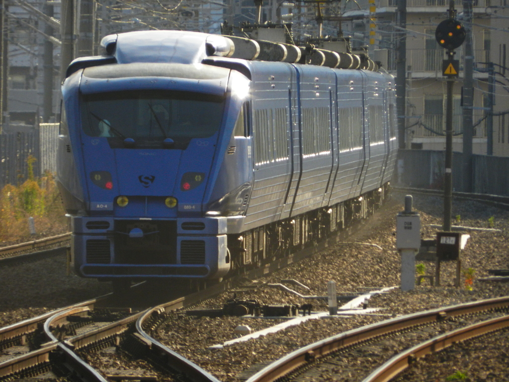 883系ソニック　吉塚駅通過