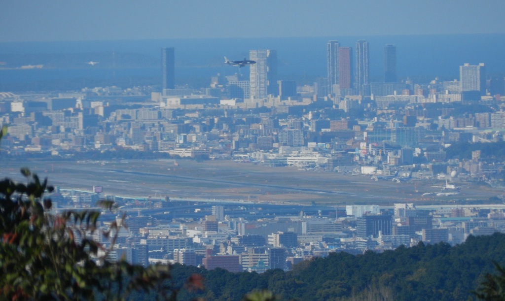 福岡空港R34へランディングの飛行機　3