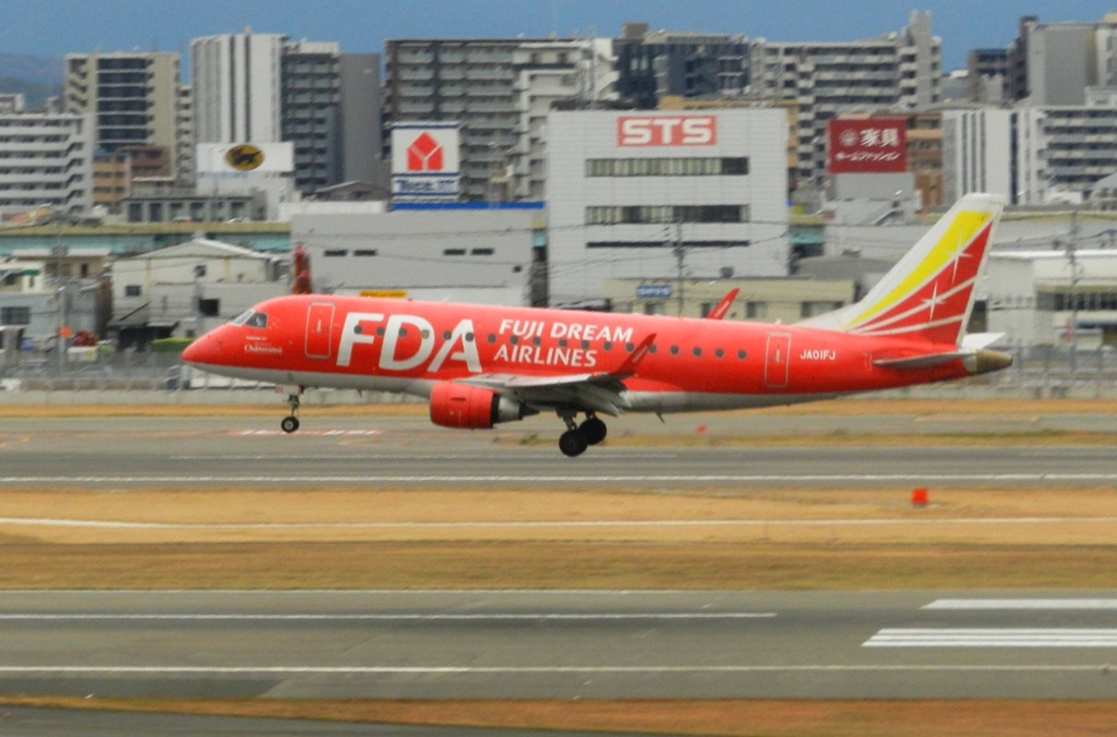 福岡空港へランディング　FDA　