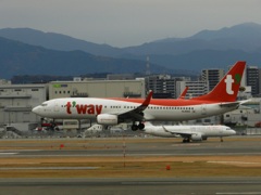 福岡空港へランディング　tway B737-800