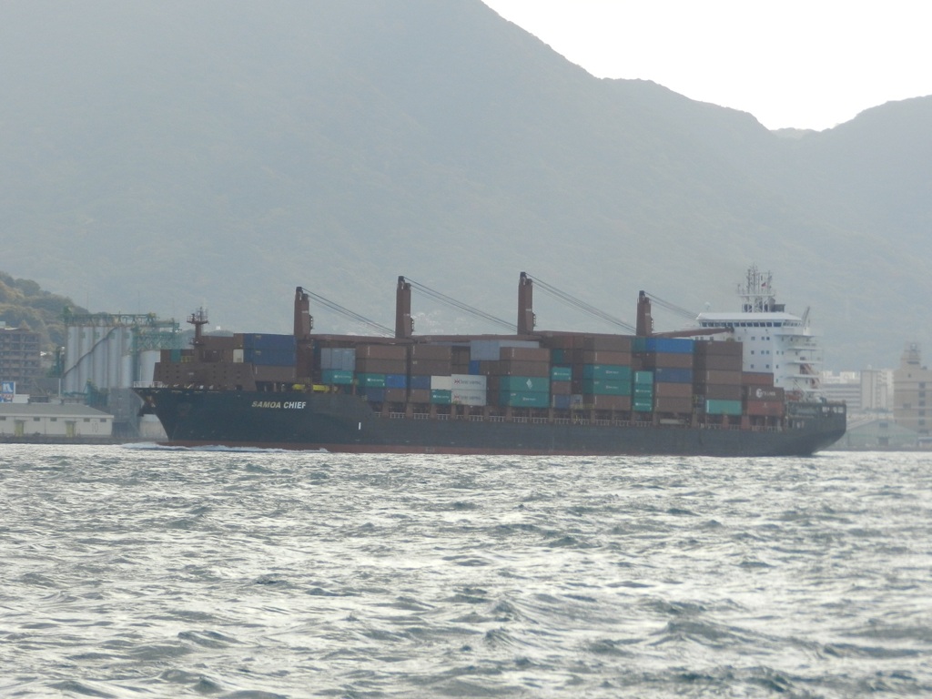 関門海峡を航行の船　5