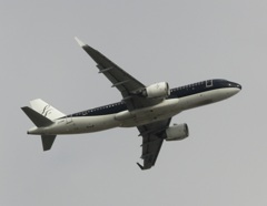 福岡空港スタ－フライヤーの離陸